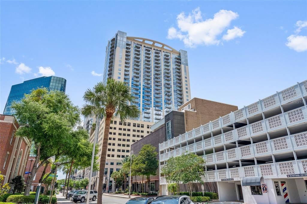 Active With Contract: $165,000 (1 beds, 1 baths, 730 Square Feet)