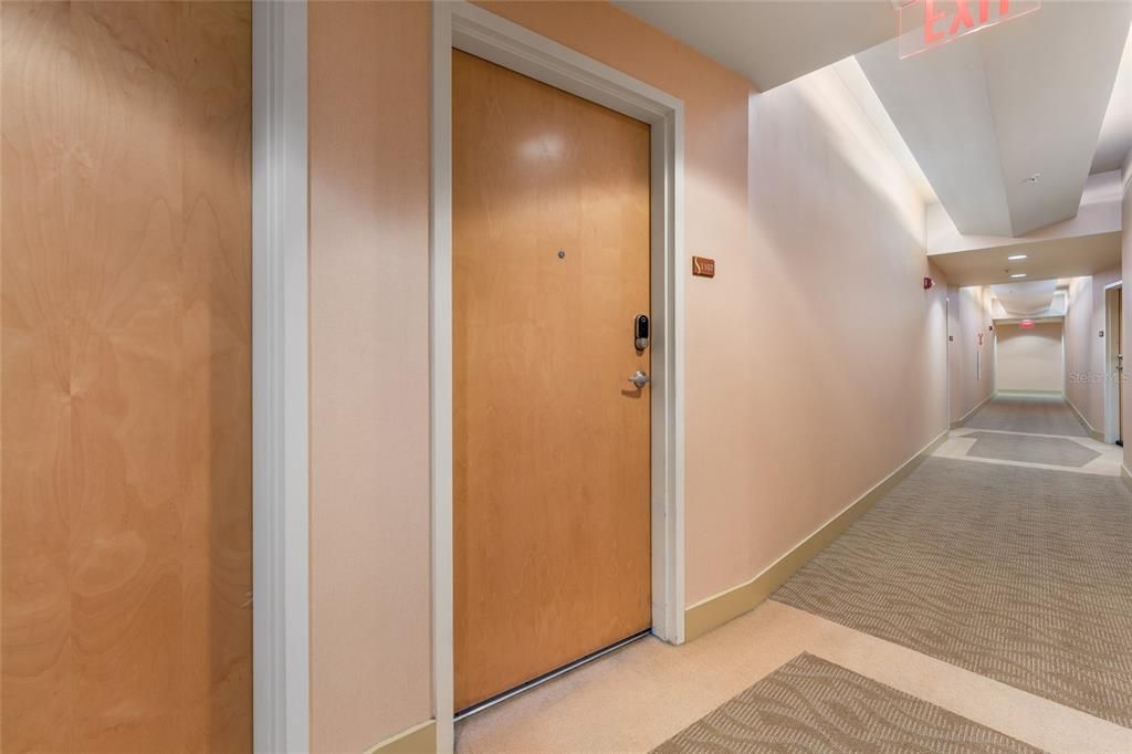 Active With Contract: $165,000 (1 beds, 1 baths, 730 Square Feet)