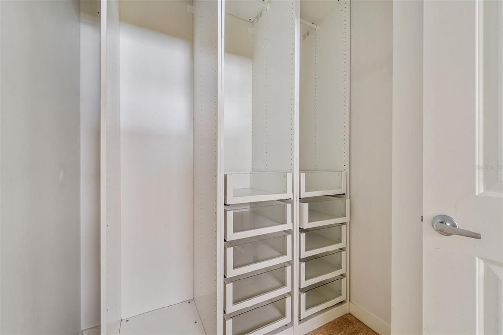 Active With Contract: $165,000 (1 beds, 1 baths, 730 Square Feet)