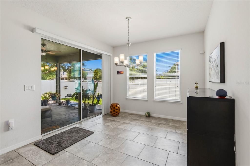 En Venta: $525,000 (4 camas, 3 baños, 2109 Pies cuadrados)
