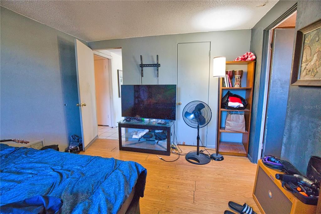 Activo con contrato: $169,900 (2 camas, 2 baños, 1358 Pies cuadrados)