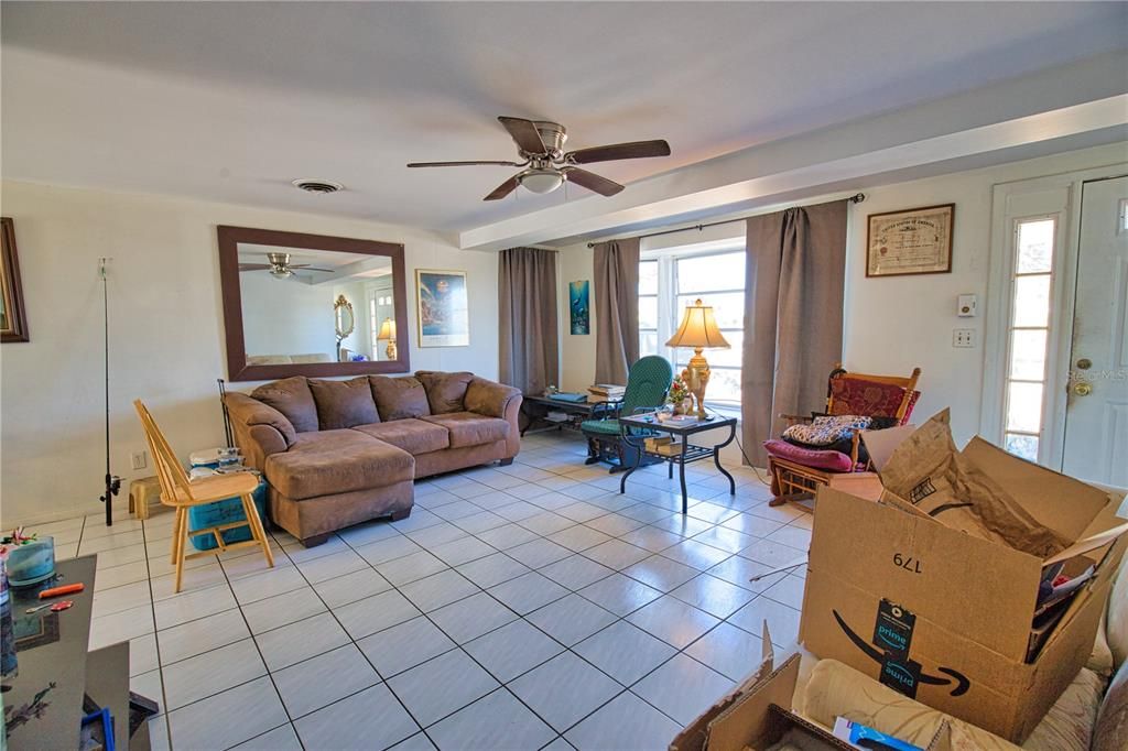 Activo con contrato: $169,900 (2 camas, 2 baños, 1358 Pies cuadrados)