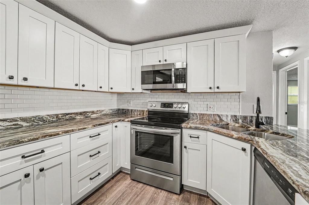 En Venta: $244,900 (3 camas, 2 baños, 1198 Pies cuadrados)