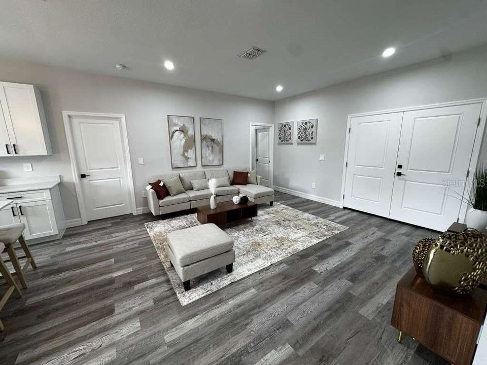 For Sale: $269,000 (3 beds, 2 baths, 1116 Square Feet)