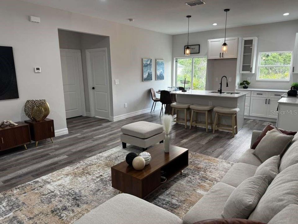 For Sale: $269,000 (3 beds, 2 baths, 1116 Square Feet)