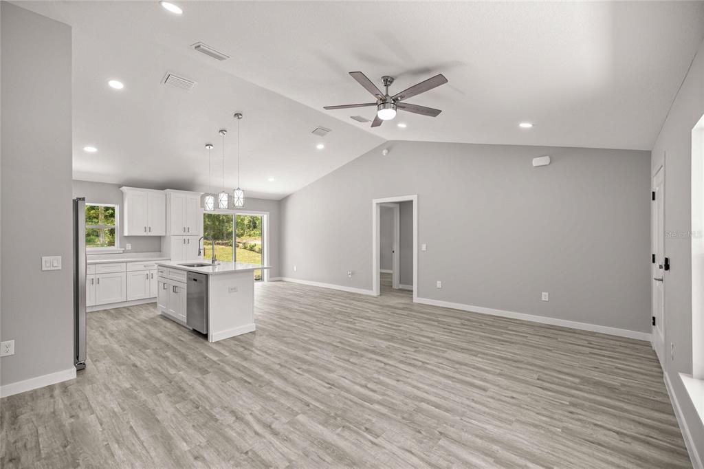 For Sale: $283,800 (3 beds, 2 baths, 1435 Square Feet)