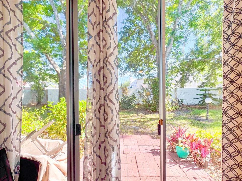 For Sale: $124,000 (1 beds, 1 baths, 600 Square Feet)
