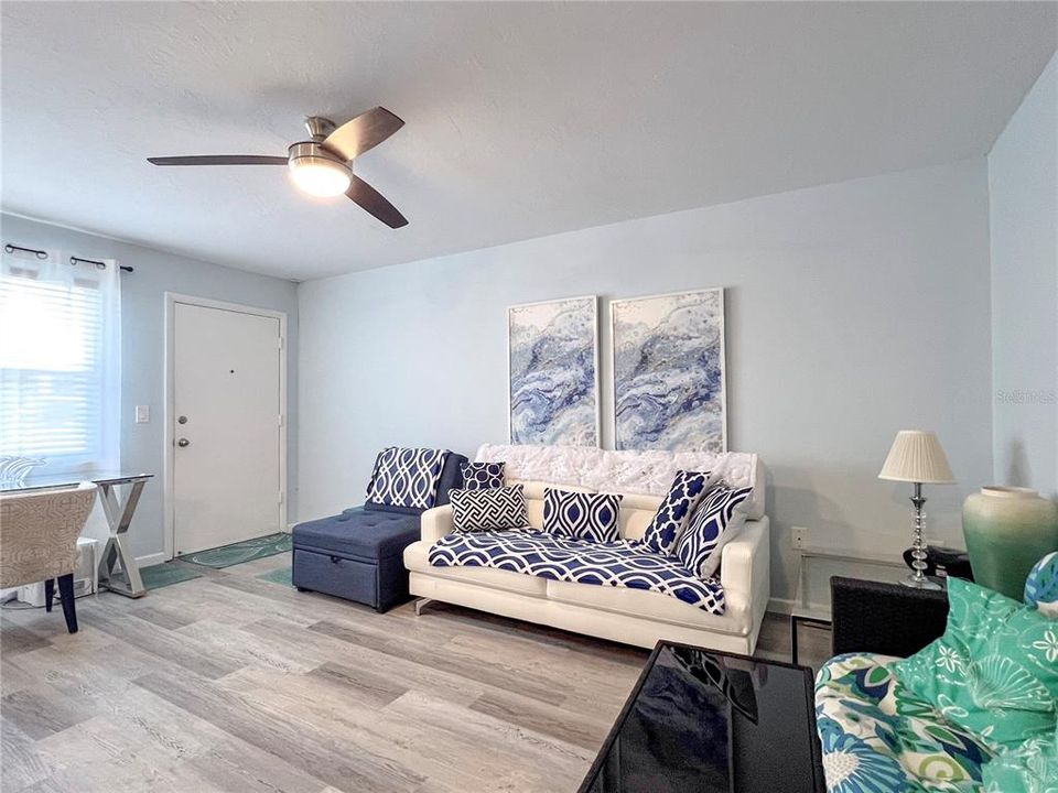 For Sale: $124,000 (1 beds, 1 baths, 600 Square Feet)