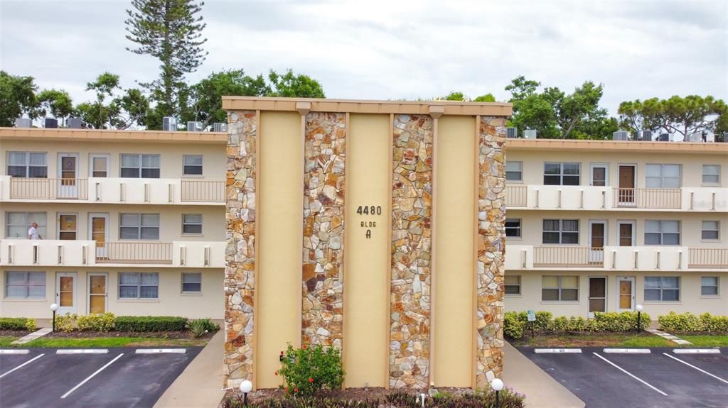 For Sale: $124,000 (1 beds, 1 baths, 600 Square Feet)