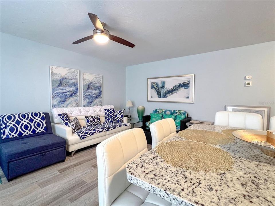 For Sale: $124,000 (1 beds, 1 baths, 600 Square Feet)