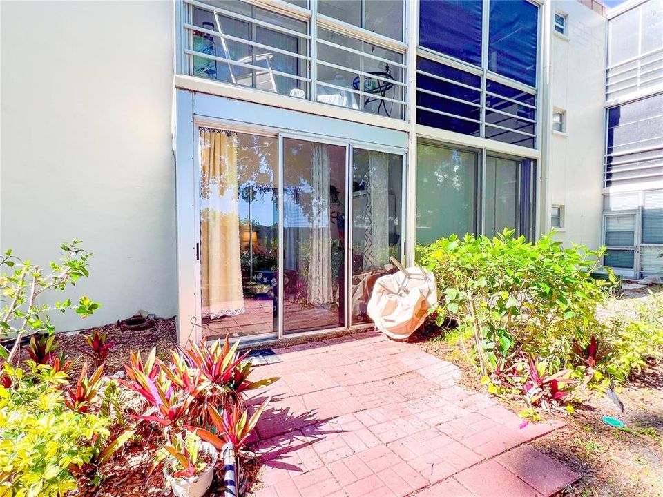 For Sale: $124,000 (1 beds, 1 baths, 600 Square Feet)