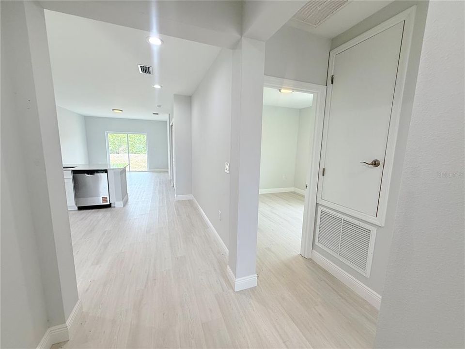 For Rent: $1,545 (3 beds, 3 baths, 1164 Square Feet)