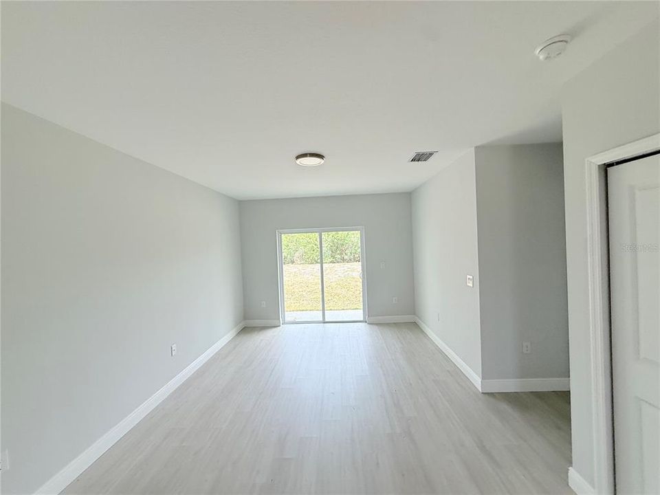 For Rent: $1,545 (3 beds, 3 baths, 1164 Square Feet)