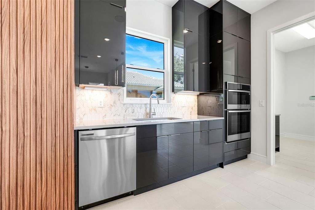 For Sale: $939,000 (4 beds, 3 baths, 2376 Square Feet)