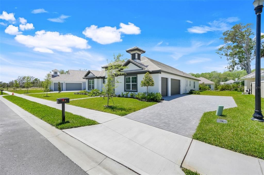 For Sale: $939,000 (4 beds, 3 baths, 2376 Square Feet)