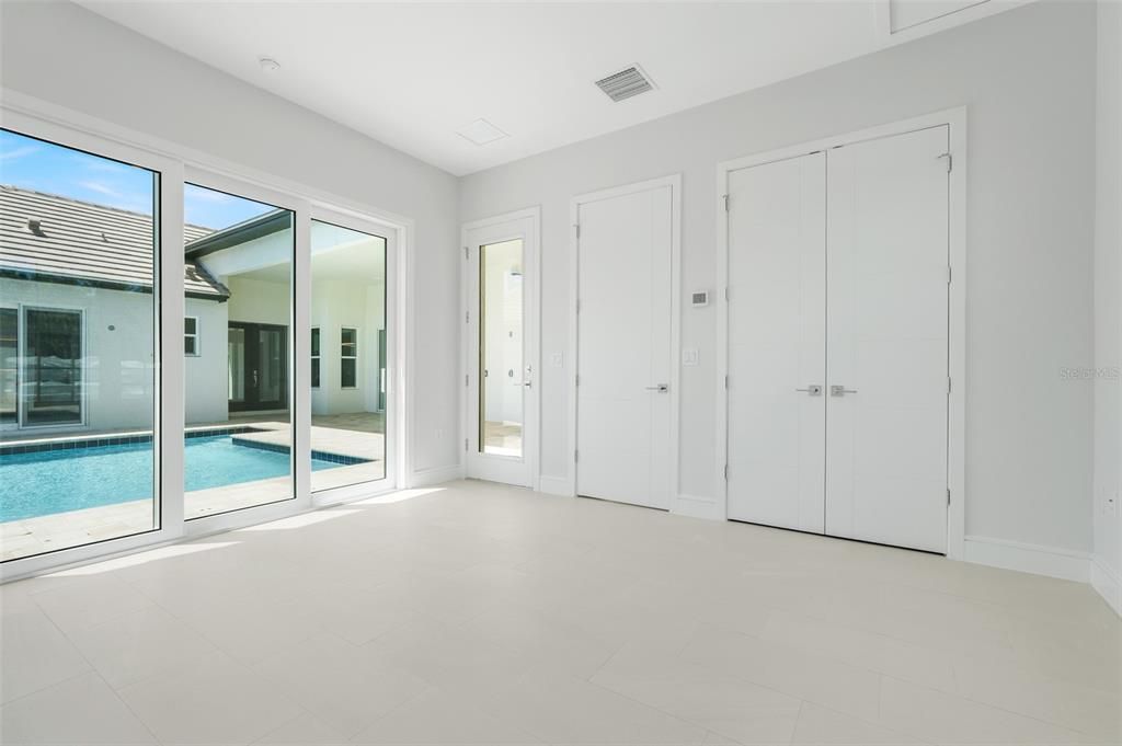 For Sale: $939,000 (4 beds, 3 baths, 2376 Square Feet)