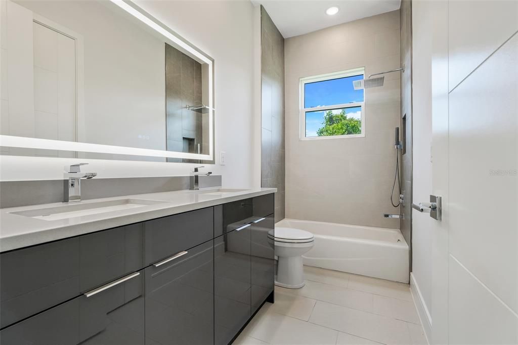 For Sale: $939,000 (4 beds, 3 baths, 2376 Square Feet)
