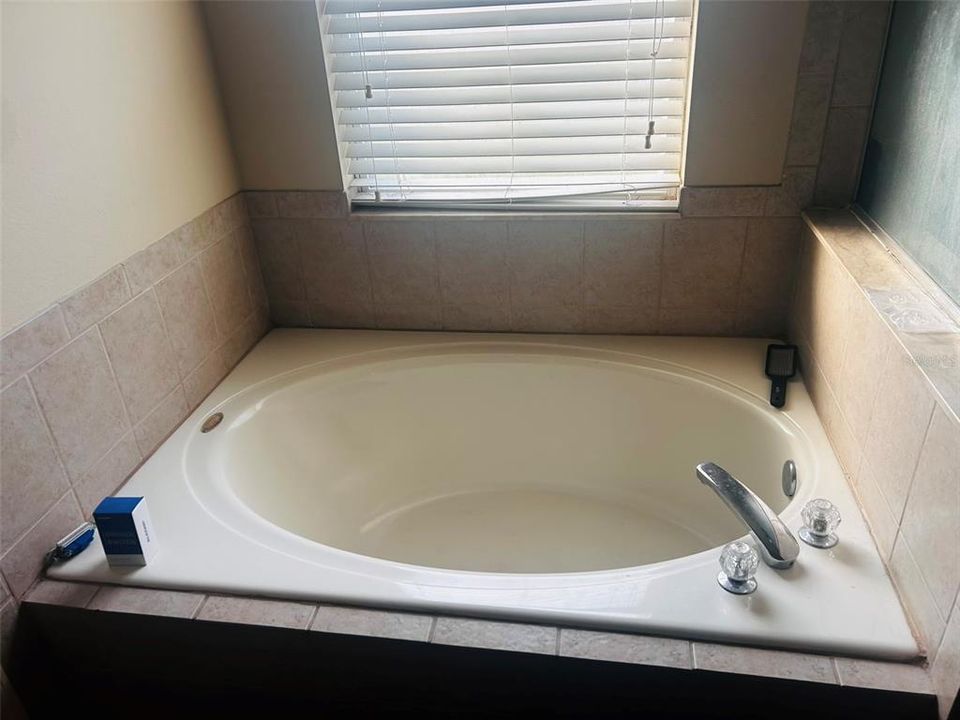 For Sale: $439,000 (4 beds, 2 baths, 2115 Square Feet)