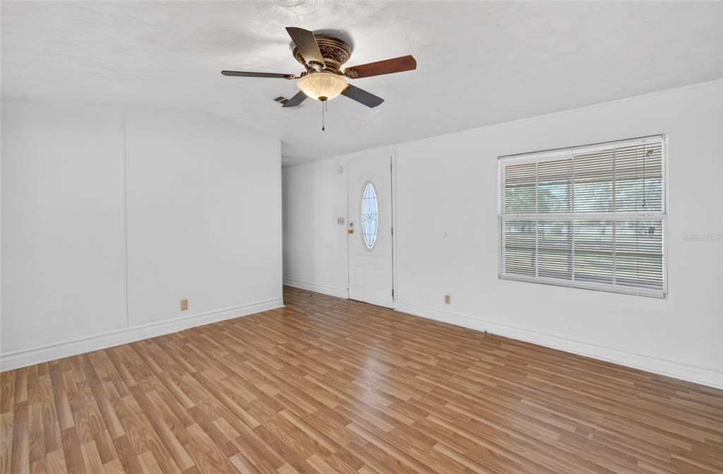 For Sale: $249,900 (2 beds, 2 baths, 1406 Square Feet)
