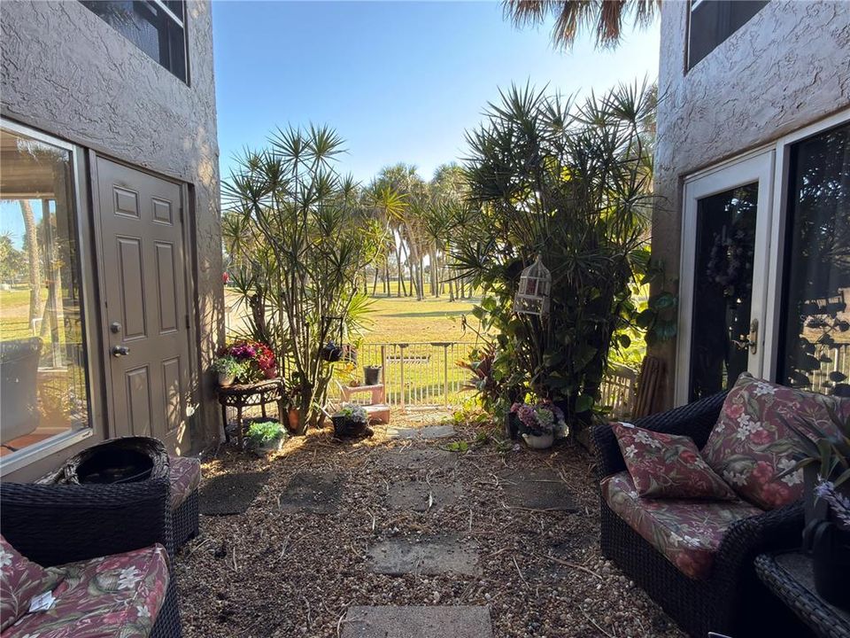 For Sale: $130,000 (2 beds, 2 baths, 1378 Square Feet)