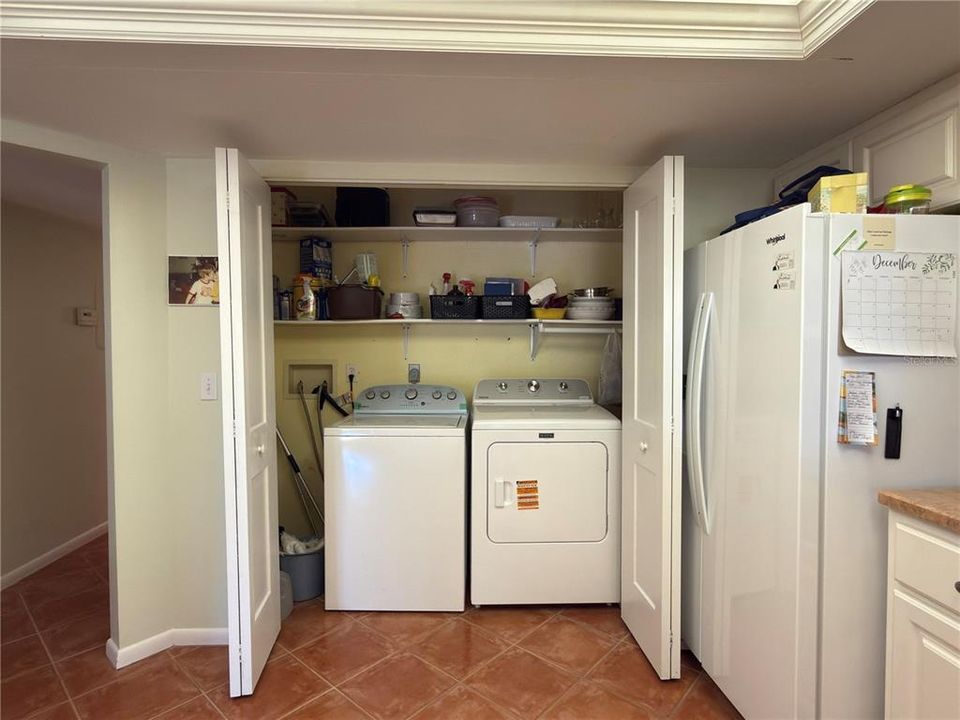 For Sale: $130,000 (2 beds, 2 baths, 1378 Square Feet)