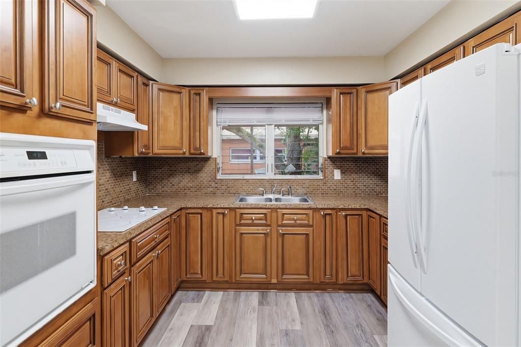 En Venta: $355,000 (3 camas, 2 baños, 1320 Pies cuadrados)