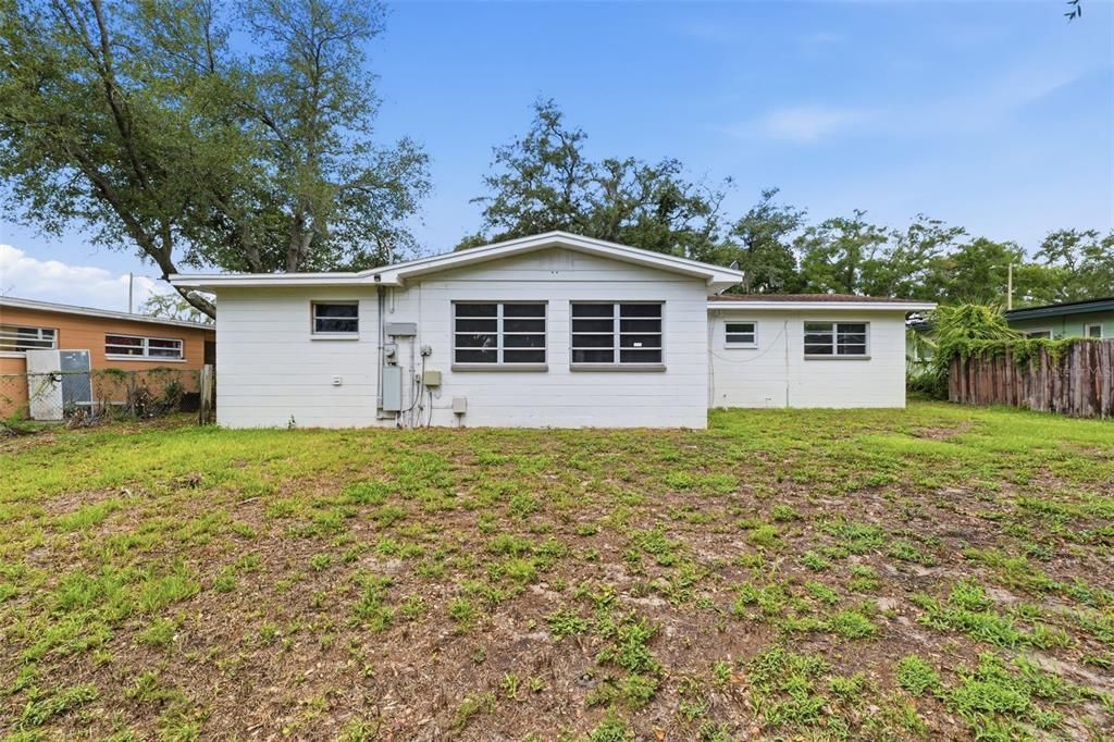 En Venta: $355,000 (3 camas, 2 baños, 1320 Pies cuadrados)