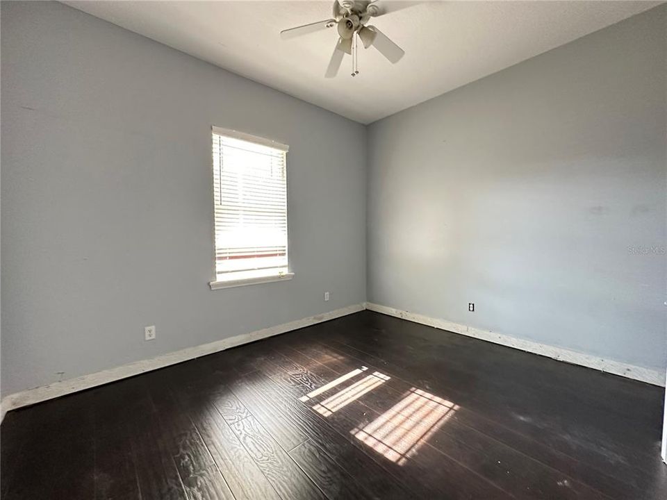 Activo con contrato: $449,000 (4 camas, 3 baños, 2468 Pies cuadrados)