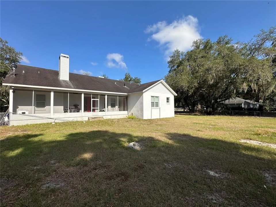 Activo con contrato: $449,000 (4 camas, 3 baños, 2468 Pies cuadrados)