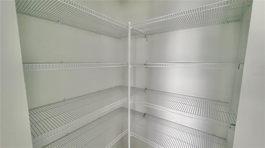 На продажу: $389,990 (4 спален, 2 ванн, 1940 Квадратных фут)