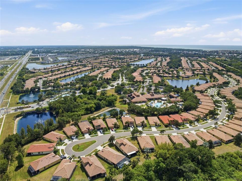 Под контрактом: $440,000 (3 спален, 2 ванн, 2180 Квадратных фут)