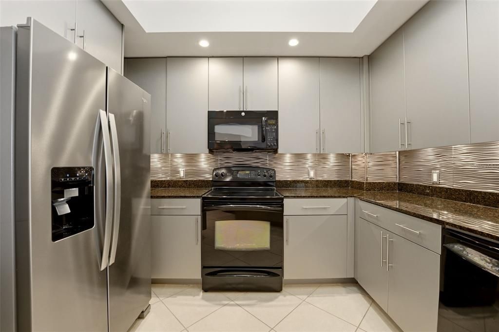 En Venta: $949,900 (2 camas, 2 baños, 1725 Pies cuadrados)