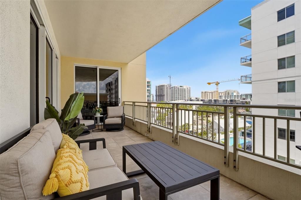 En Venta: $949,900 (2 camas, 2 baños, 1725 Pies cuadrados)