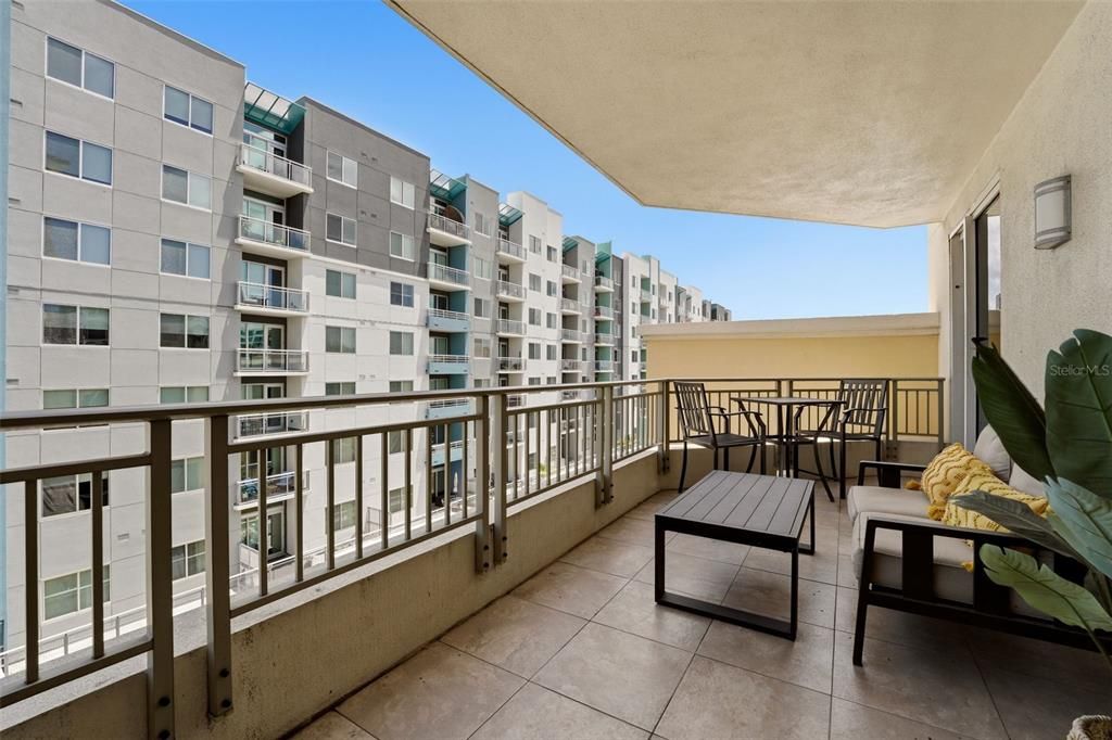 En Venta: $949,900 (2 camas, 2 baños, 1725 Pies cuadrados)