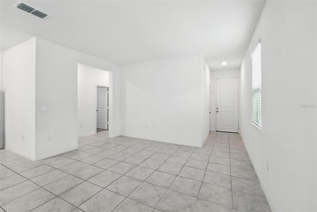 В аренду: $2,200 (4 спален, 2 ванн, 1699 Квадратных фут)