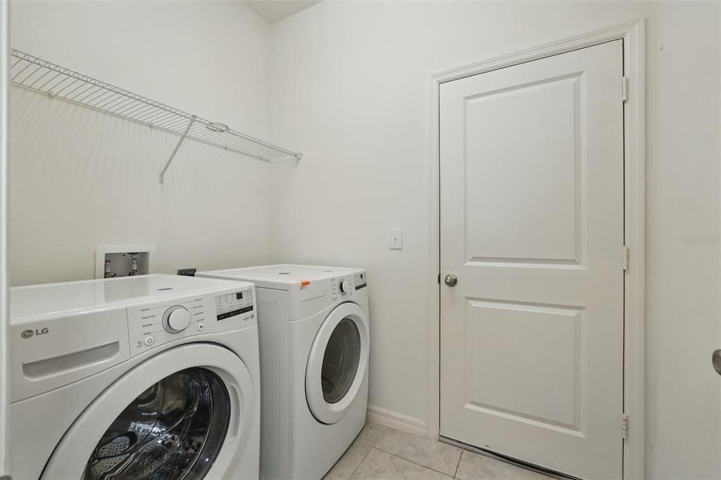 В аренду: $2,200 (4 спален, 2 ванн, 1699 Квадратных фут)