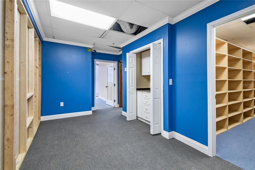 For Sale: $189,000 (0 beds, 0 baths, 818 Square Feet)