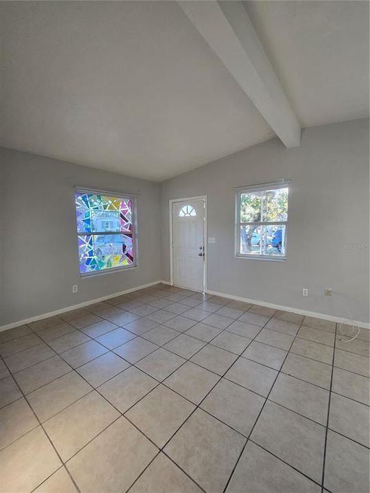 For Rent: $1,325 (2 beds, 1 baths, 766 Square Feet)
