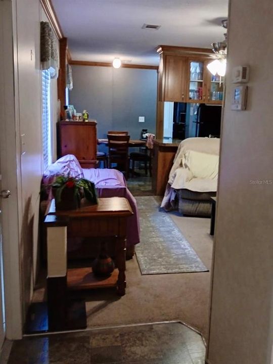For Sale: $225,000 (2 beds, 2 baths, 884 Square Feet)