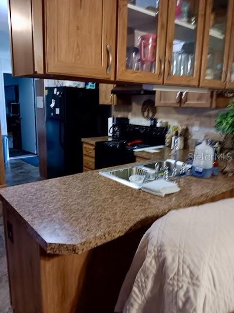 For Sale: $225,000 (2 beds, 2 baths, 884 Square Feet)