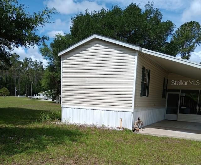For Sale: $225,000 (2 beds, 2 baths, 884 Square Feet)