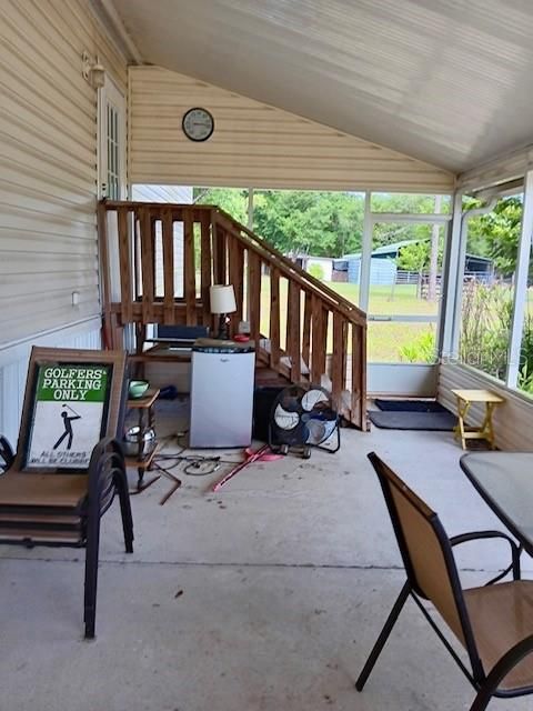 For Sale: $225,000 (2 beds, 2 baths, 884 Square Feet)