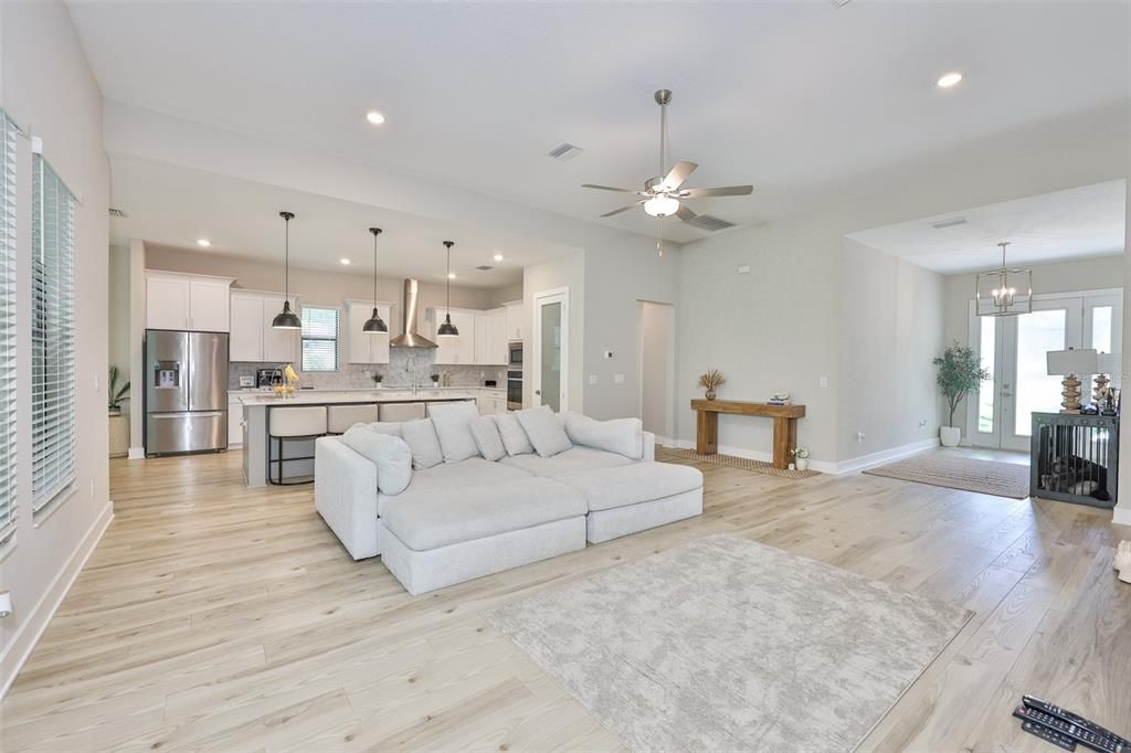 For Sale: $699,000 (4 beds, 2 baths, 2672 Square Feet)