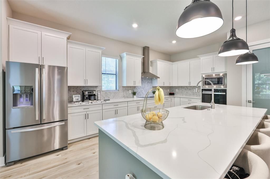 For Sale: $699,000 (4 beds, 2 baths, 2672 Square Feet)