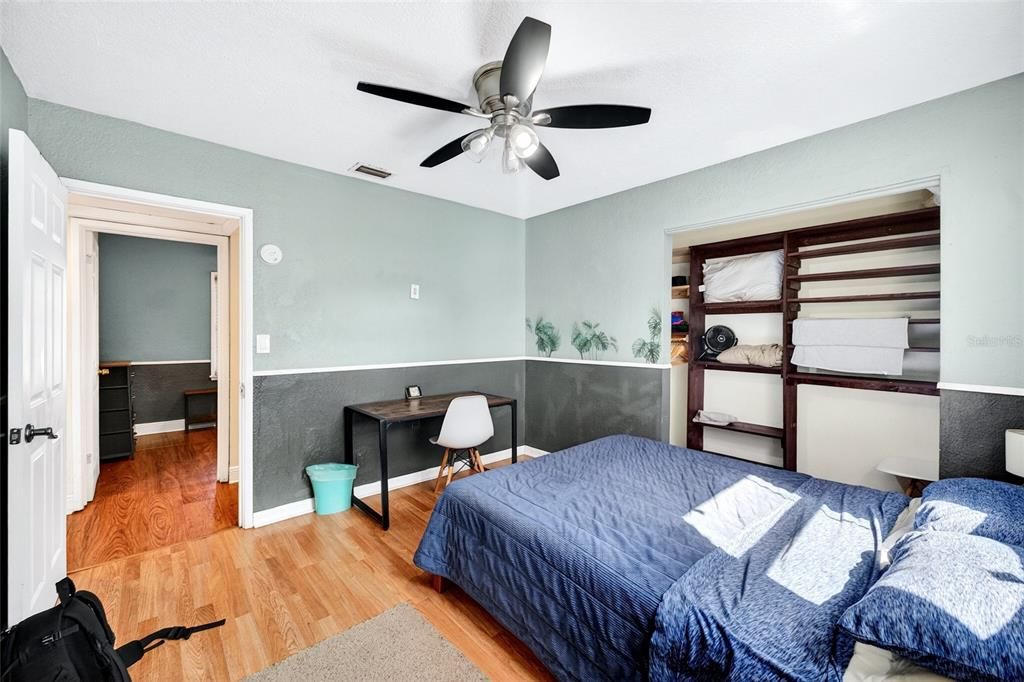 En Venta: $359,000 (3 camas, 2 baños, 2026 Pies cuadrados)