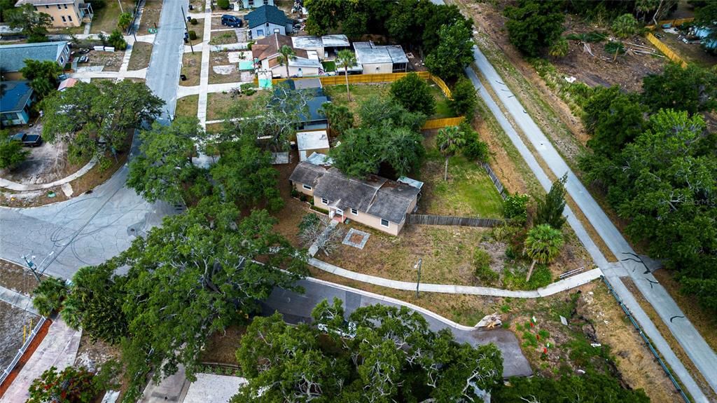 En Venta: $359,000 (3 camas, 2 baños, 2026 Pies cuadrados)