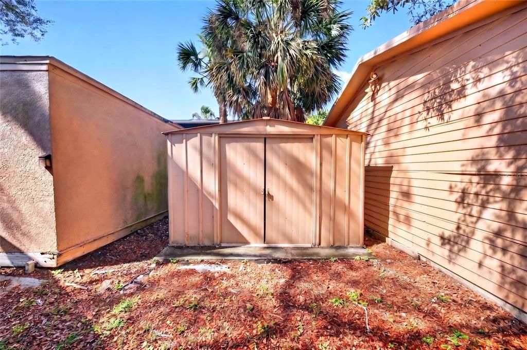 En Venta: $359,000 (3 camas, 2 baños, 2026 Pies cuadrados)
