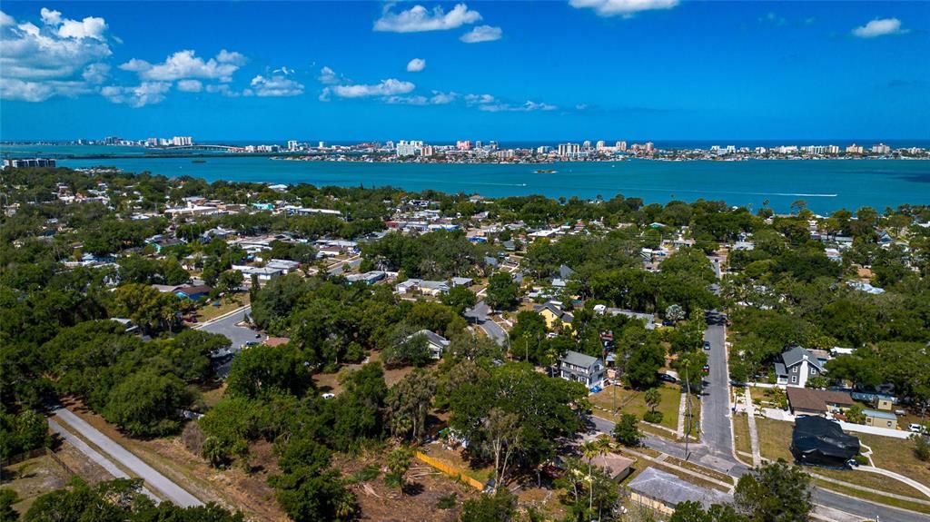 En Venta: $359,000 (3 camas, 2 baños, 2026 Pies cuadrados)