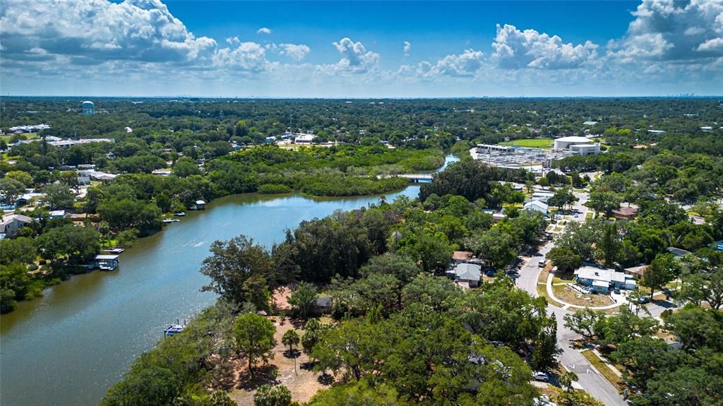 En Venta: $359,000 (3 camas, 2 baños, 2026 Pies cuadrados)