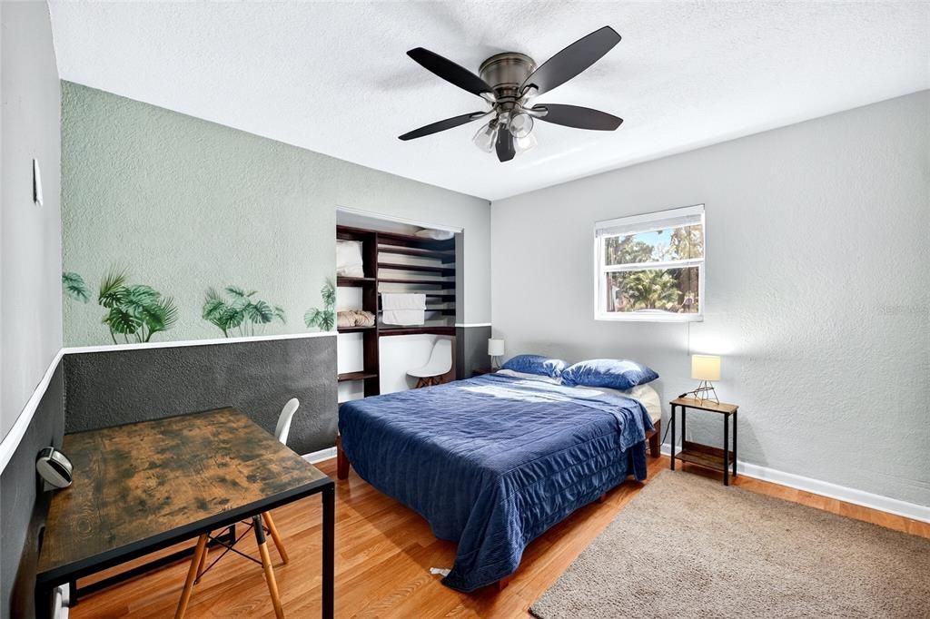 En Venta: $359,000 (3 camas, 2 baños, 2026 Pies cuadrados)